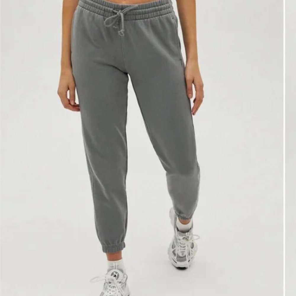 Aritzia TNA Cozyaf Boyfriend Sweatpant in GD Inland Grey | Size S